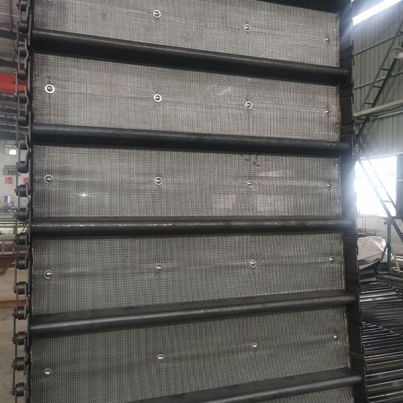Lifttransportband voor warmtebehandeling